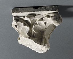 Chapiteau fragmentaire