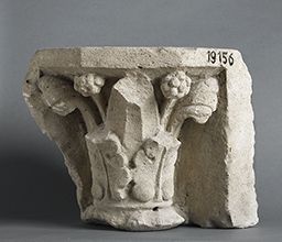 Chapiteau engagé (France du Nord)