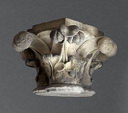 Trois chapiteaux engagés (France du Nord)