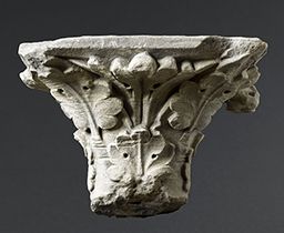 Chapiteau fragmentaire