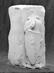 Assise en forme de chevalier (Île de France)