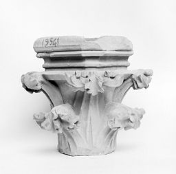 Chapiteau (chantiers de Saint-Denis)